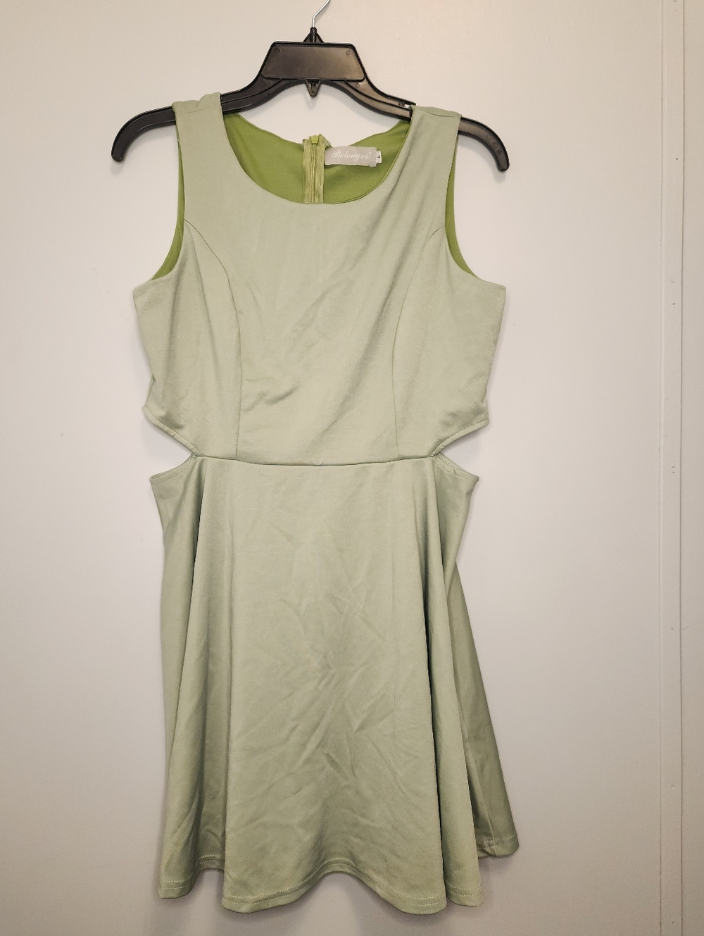 Belongsci Sleeveless Fit-and-Flare Dress With Cutouts. Size Large
